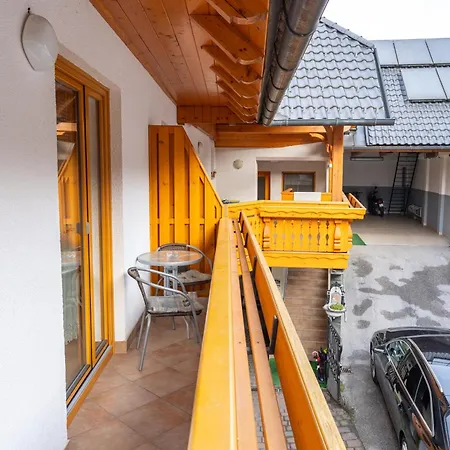 Rooms-apartments Pazlar Lejlighed