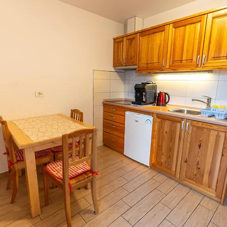 Rooms-apartments Pazlar Lejlighed *