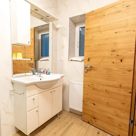 Rooms-apartments Pazlar Lejlighed