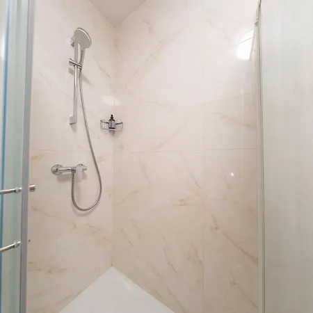 Rooms-apartments Pazlar Lejlighed